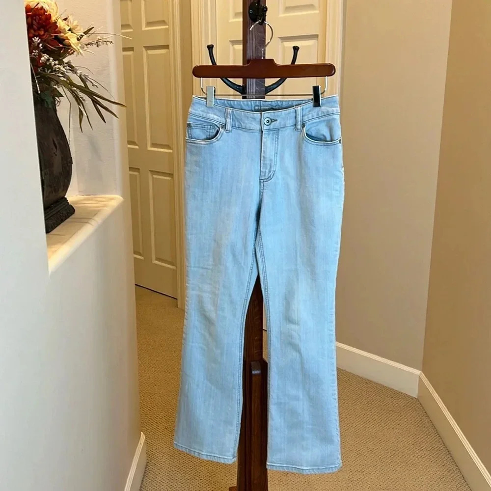 Chico's Platiunum Denim Charm SH Jeans Size 0 Short